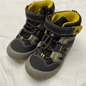 Mishansha Black and Yellow Kids Boots
